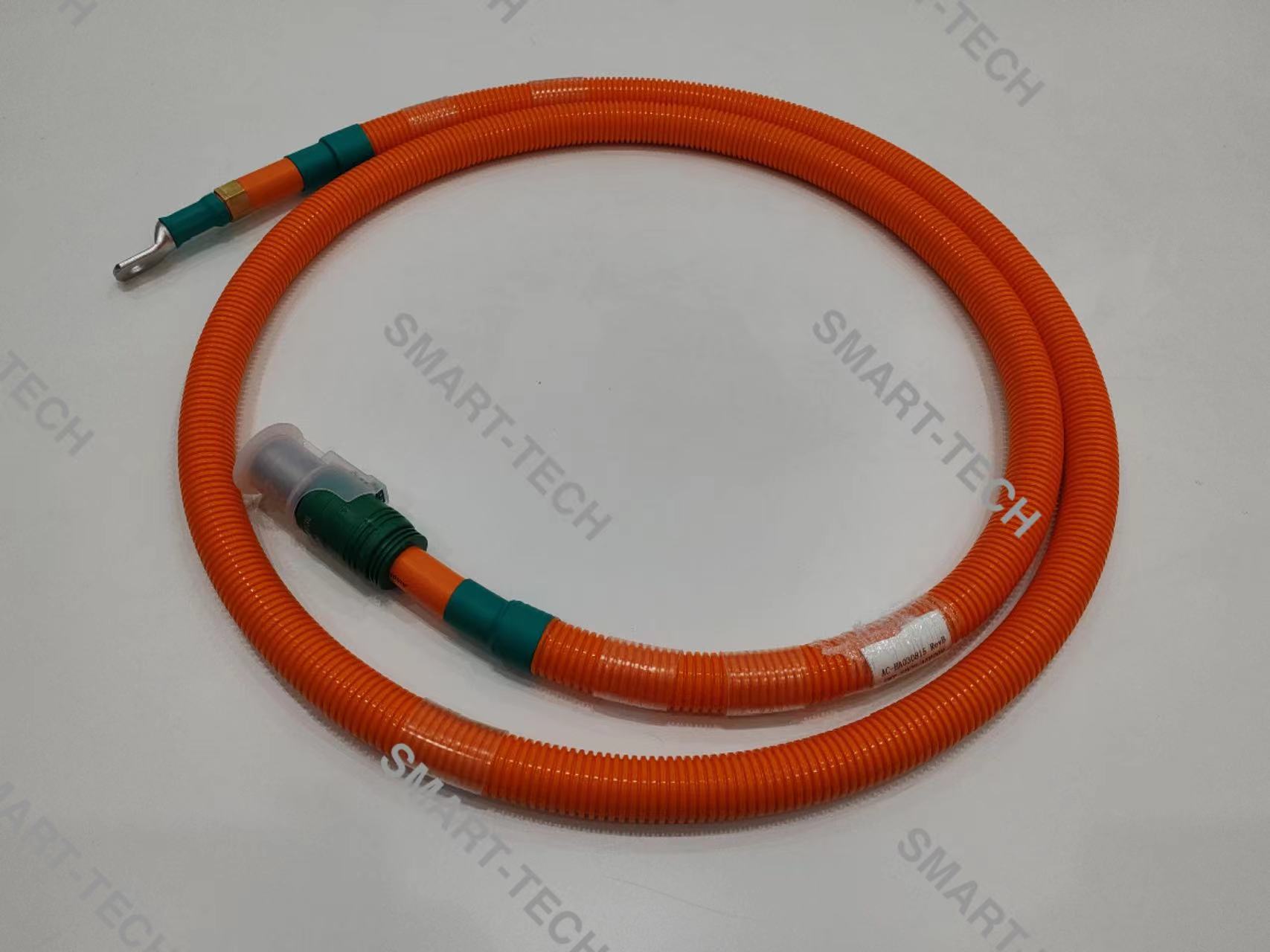 儲(chǔ)能柜內(nèi)部的90平方高壓線 儲(chǔ)能柜內(nèi)部的90平方高壓線